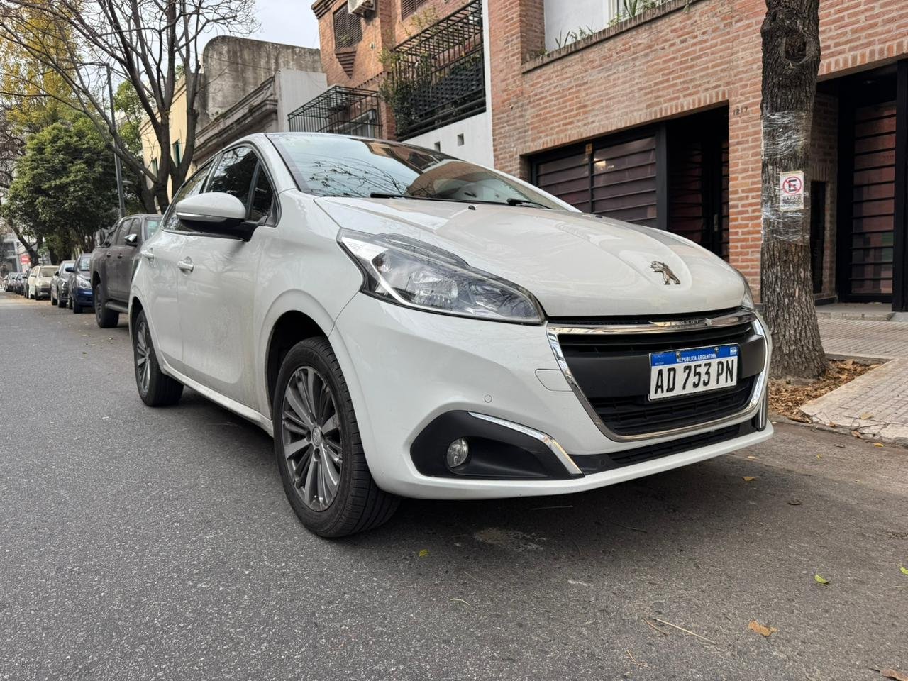 Peugeot 208 Feline